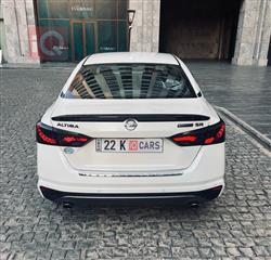 نيسان ألتيما